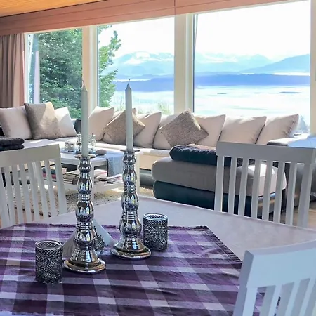 Διαμέρισμα 7 Person In Molde, Cleaning Included